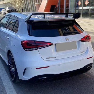 Aggiornamento ad A35 AMG Hatchback 2019 Mercedes-Benz Classe A W177 Paraurti posteriore e gola della coda