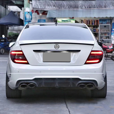 Modello di auto 2011-2014 C Grade Rear Bumper Upgrade con diffusore e tubo di scarico