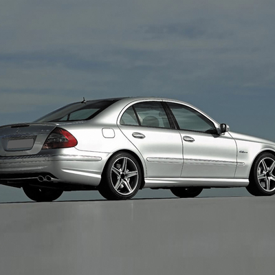 Logo personalizzato accettato Mercedes-Benz E-CLASS W211 gonne laterali auto Modifica diretta