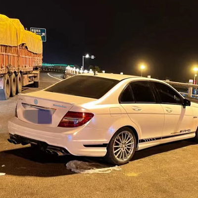 Migliora la tua Benz C-Class W204 con C63 luci posteriori a LED Temperatura del colore 5000K