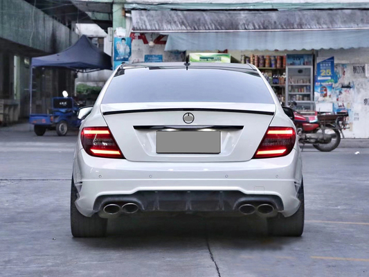 Morden Luxury Rear Bumper Diffuser PP Plastic per Mercedes-Benz Classe C W204 Aggiornato
