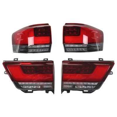 Land Cruiser LC300 con luci posteriori a LED 2022 e luci di segnale del freno