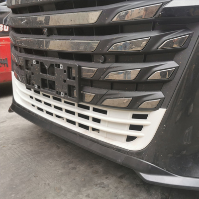 Aggiungi un tocco di lusso alla tua Toyota Alphard 2024 con il rivestimento del paraurti posteriore in fibra di carbonio