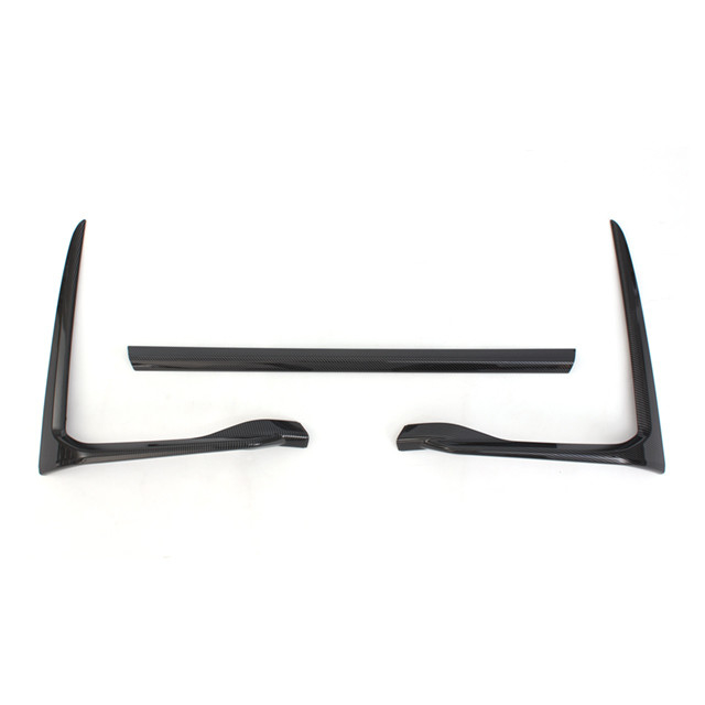 Aggiungi un tocco di lusso alla tua Toyota Alphard 2024 con il rivestimento del paraurti posteriore in fibra di carbonio